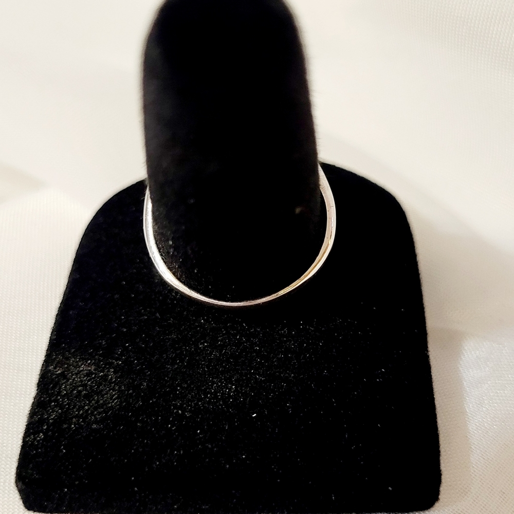 Sterling Silver Triangle Cut Amerhyst Ring - image 4